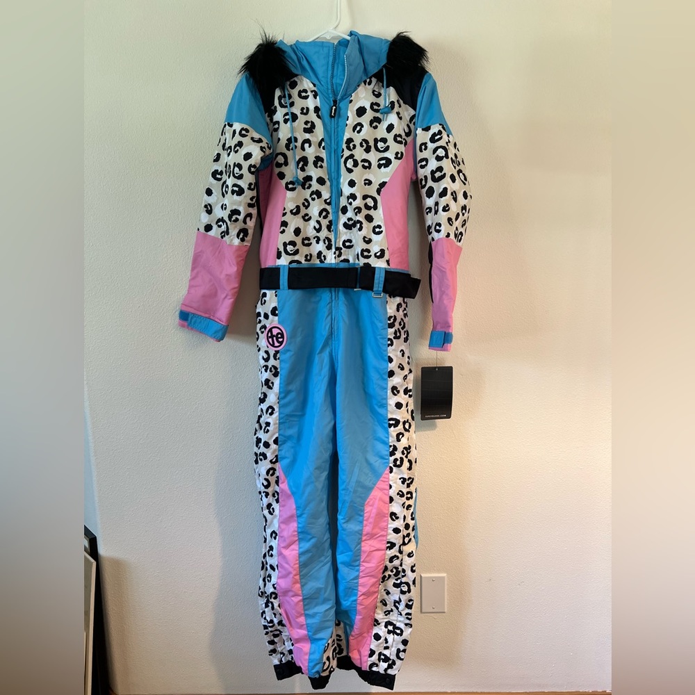 Snow leopard snow suit